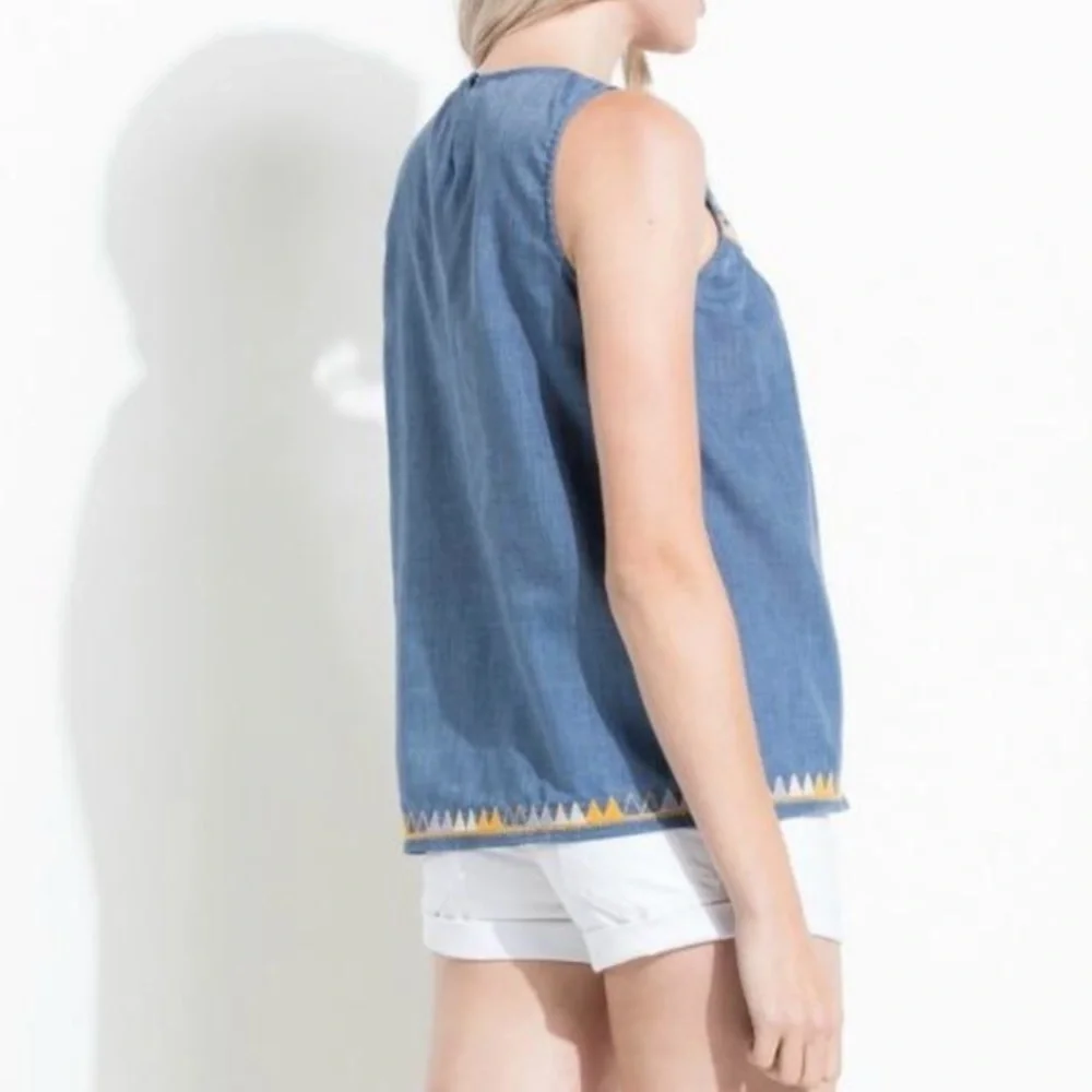 NWOT THML Embroidered Chambray Top - Picture 2 of 8